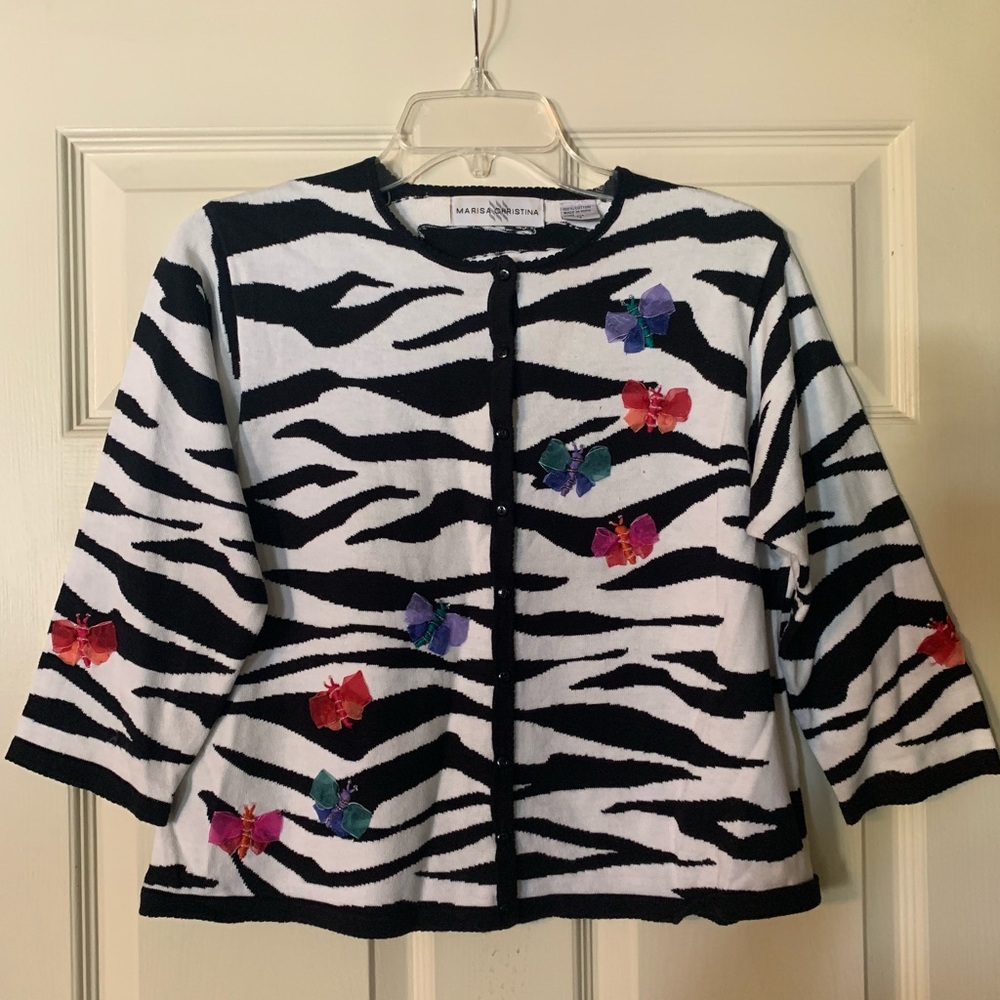 Top or sweater with front buttons